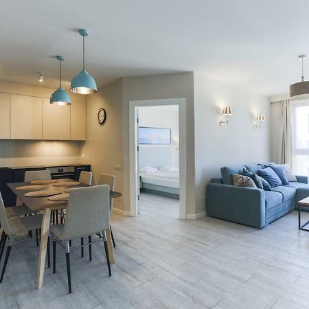 Unique Motlawa Riverbank Apartment 그단스크 외부 사진
