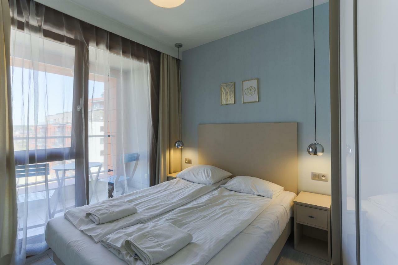 Unique Motlawa Riverbank Apartment 그단스크 외부 사진