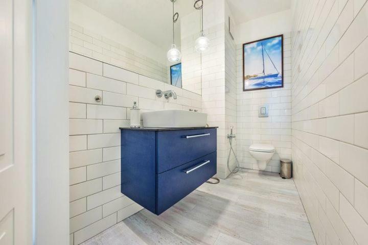 Unique Motlawa Riverbank Apartment 그단스크 외부 사진